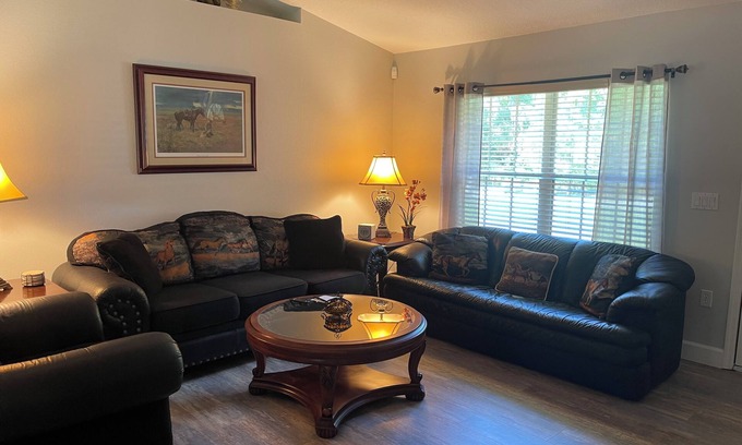 Orange City House | Cozy 2-bedroom house in Rural setting