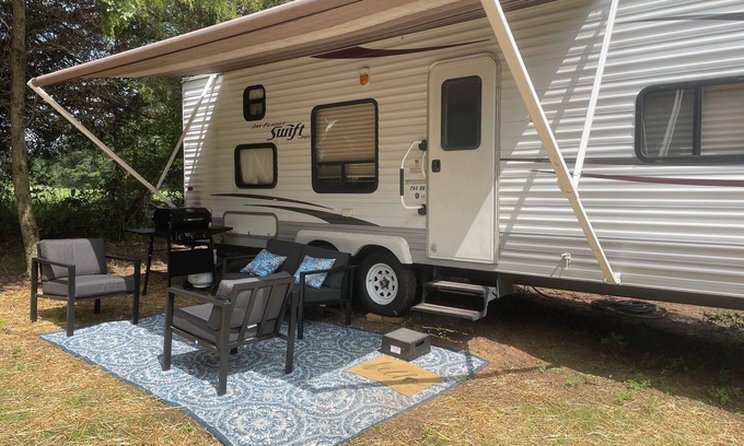 Cecil House | Cozy 2-bedroom RV in a quiet country setting- within 10 minutes from town!