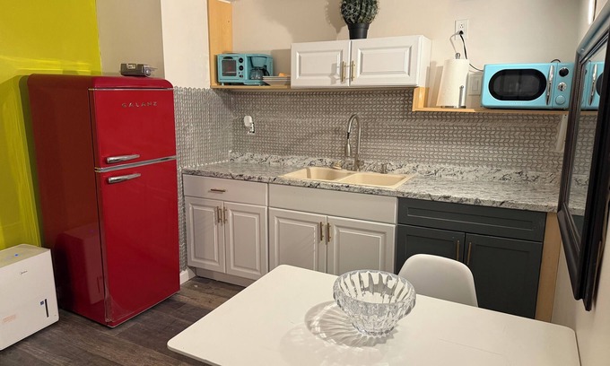 Haverhill Apartment | Cozy 2-bedroom studio with WiFi, AC in pleasant Haverhill