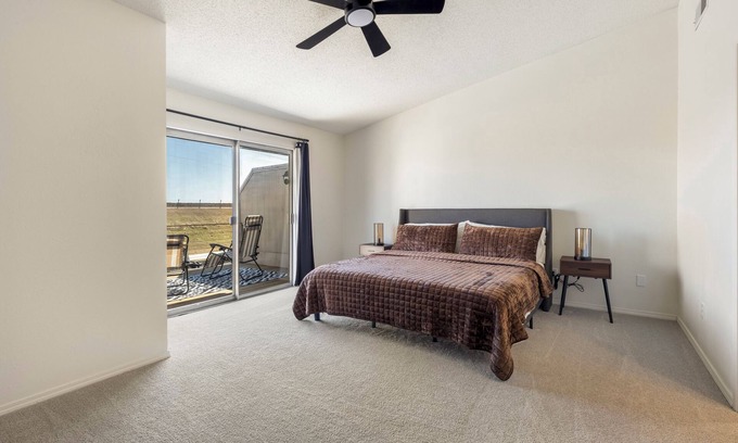 Oklahoma City House | Cozy 2-bedroom townhome in lovely Oklahoma City with WiFi, lake, restaurants.