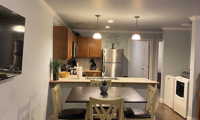 Chesterfield House | Cozy 2-bedroom townhome with WiFi, AC in charming Chesterfield