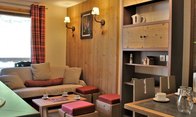 Risoul Apartment | Cozy 2-room Apartment for 5, Pool & Sauna, Near Slopes & Shops, Pet-Friendly, South-West Balcony