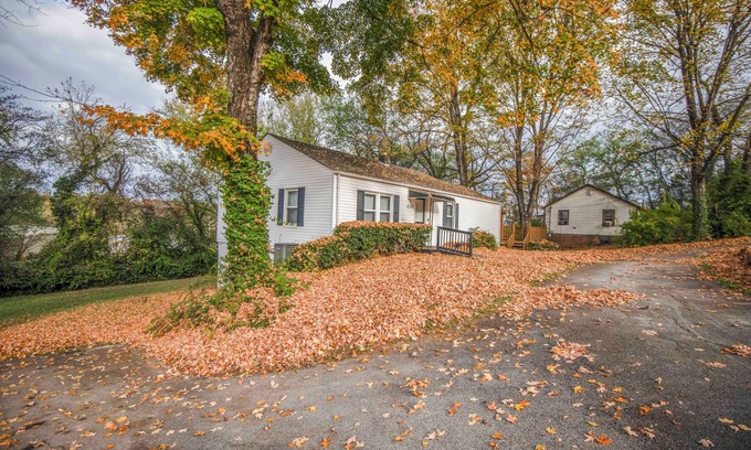 Rivertrace House | Cozy 2BR/1BA near Knoxville – ideal for relaxation and exploring the Smokies!