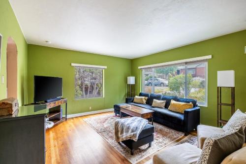 West University House | Cozy 2BR Home Near UNR with Large Deck & Parking