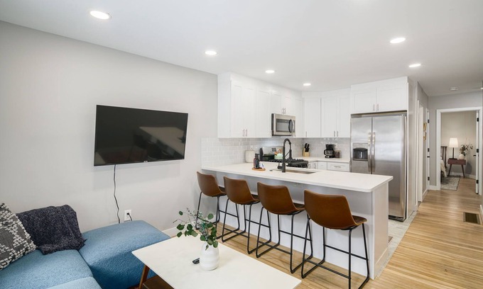 Queen Village Apartment | Cozy 2BR in Queen Village – Prime Location!