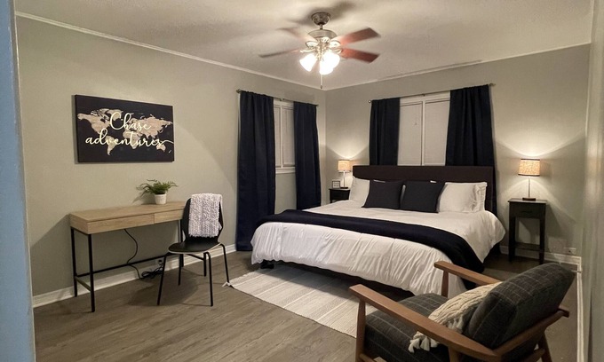 Enid House | Cozy 2BR Lincoln House