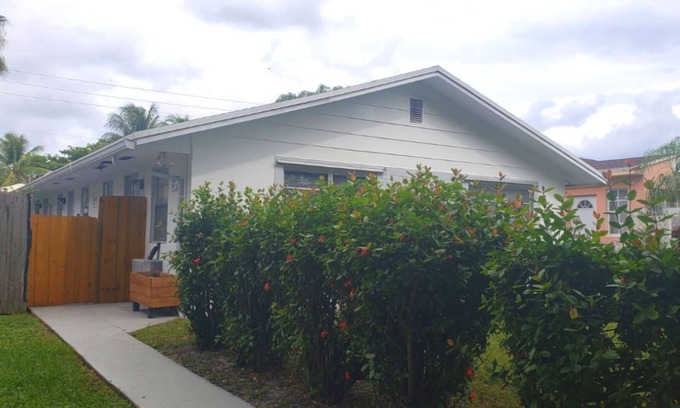 Parkside Apartment | Cozy 2BR Near Hollywood Beach, Casino & Nightlife