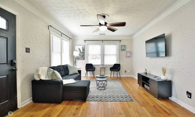 Columbus House | Cozy 2BR Retreat|close to Benning|Pet Friendly