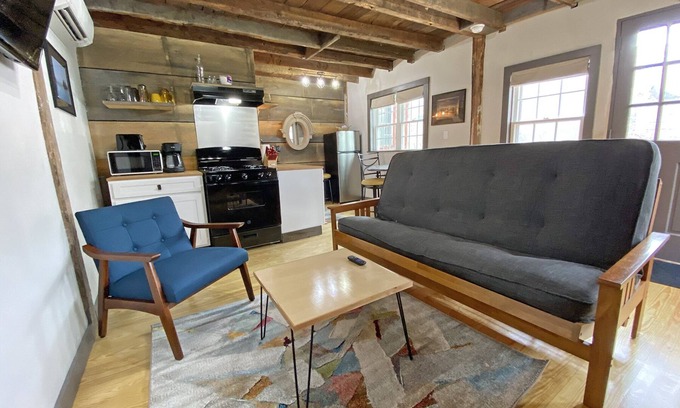 Belfast Apartment | Cozy 2BR with Rustic Decor Near Downtown