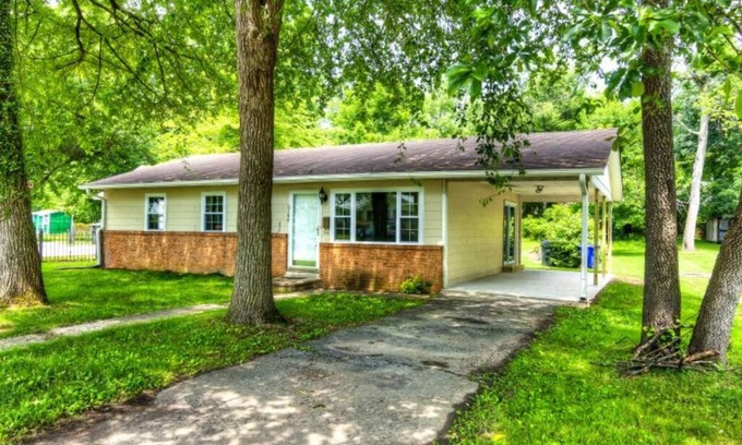 College Park House | Cozy 3-Bedroom Home in College Park, MD