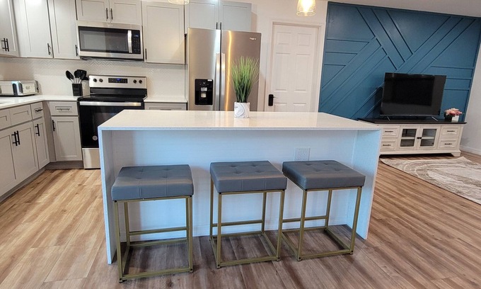 Bradenton House | Cozy 3-bedroom house in tranquil Bradenton-Near IMG-BLAKE Hospital-AMI Beaches