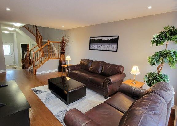 Ottawa Division Apartment | Cozy 3 bedroom town house 20 min from Ottawa down town and airport