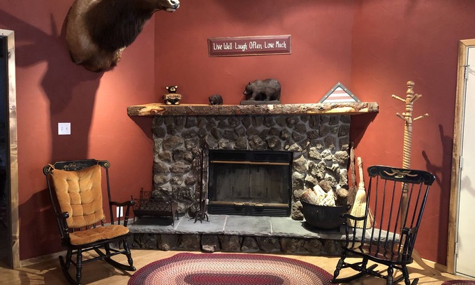 Los Ojos Cabin | Cozy 3 Bedroom Cabin