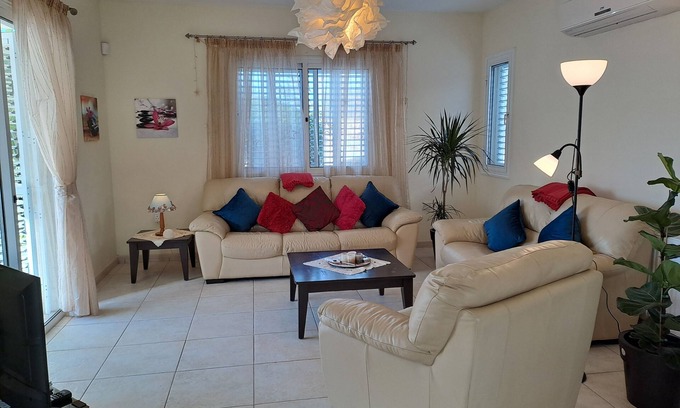 Tala House | Cozy 3 bedroom villa, with a Swimming pool, Sea View, Mountain View!