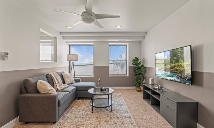 Old City Apartment | Cozy 3BD | Old City | 3 Beds | Independence Hall