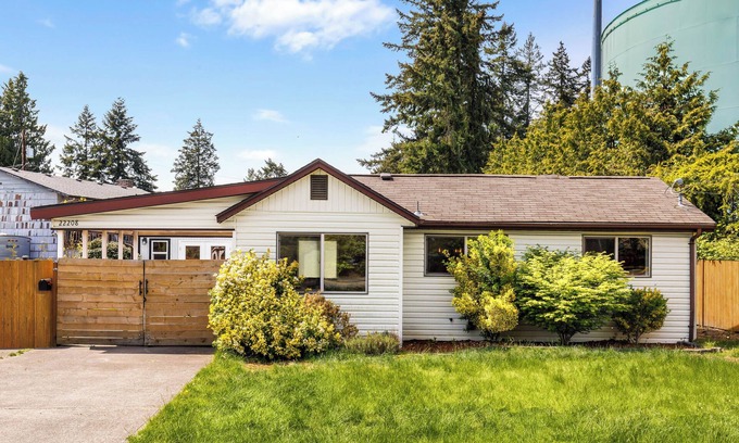 Mountlake Terrace House | Cozy 3BR Family Home w/ AC & WiFi near I-5
