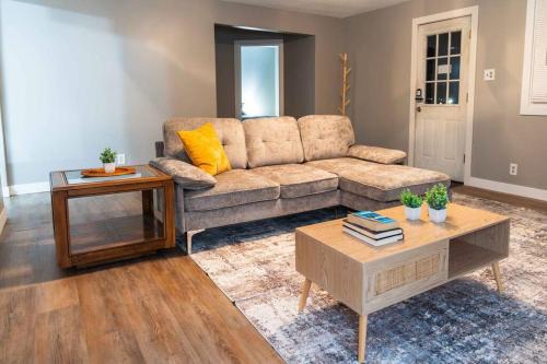 Hillsdale House | Cozy 3BR Haven
