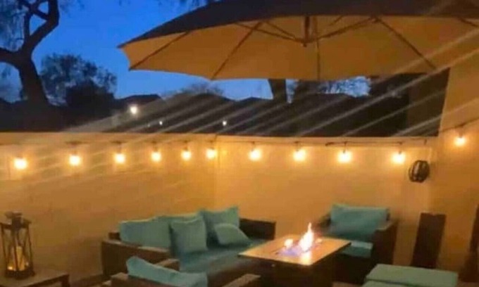 Silverado Ranch House | Cozy 4 Bedroom Home 10 mins to Strip Outdoor Oasis