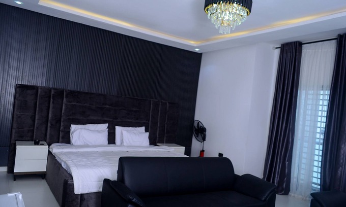 Abuja House | Cozy 5-Bedroom Terrace with garden view in Abuja