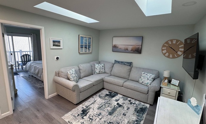 North End Condo | Cozy and Clean Boardwalk/Beach Block Condo with Parking and Pool