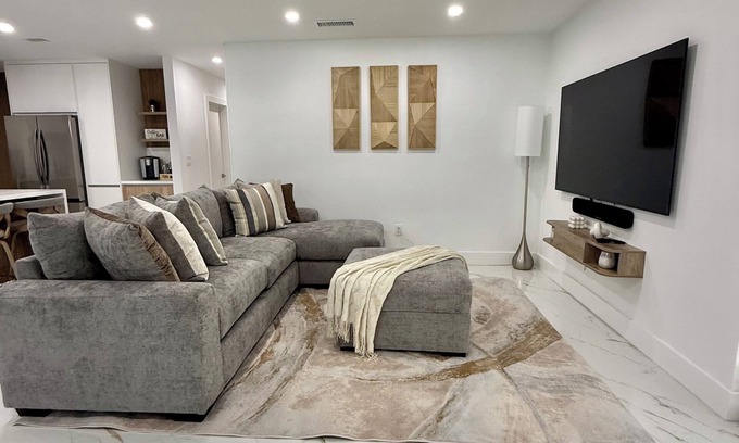 Ludlam House | Cozy and Stylish Home in Miami w HotTub & Patio