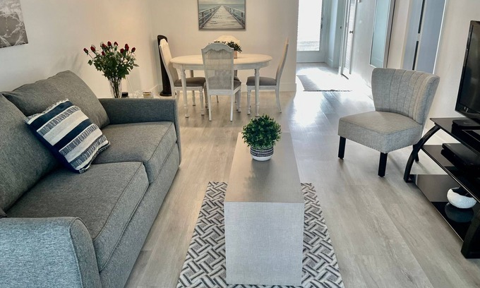 Bel Air Apartment | Cozy Apartment by a Beautiful Beach