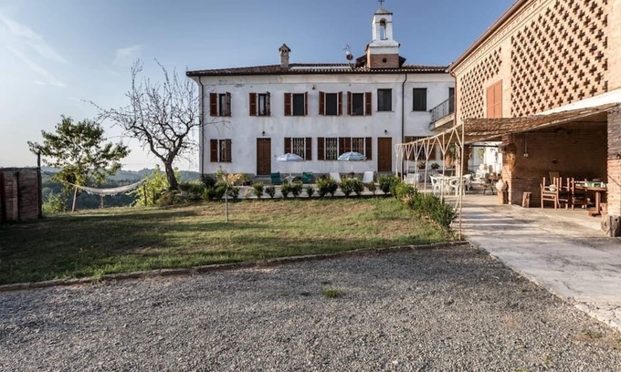 Montegrosso dʼAsti House | Cozy Apartment in a Country House