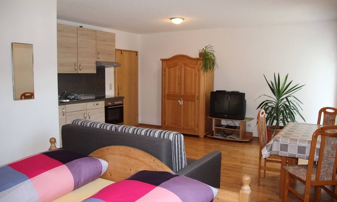 Riedenburg Apartment | Cozy apartment (30sqm2) in a quiet, sunny location