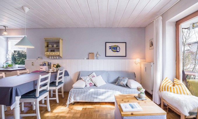 Bergen Apartment | Cozy Apartment Chiemgau Idyll with Mountain View, Wi-Fi, Garden & Terrace