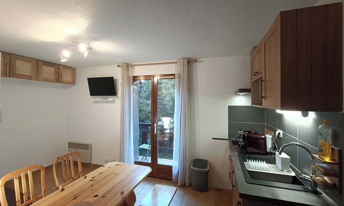 Albiez-le-Vieux Condo | Cozy apartment in Albiez-Montrond near the slopes
