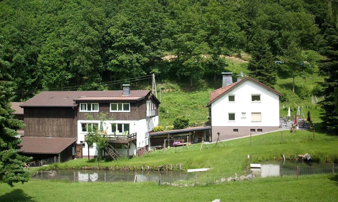 Oberveischede Apartment | Cozy Apartment in Bruchhausen with Terrace
