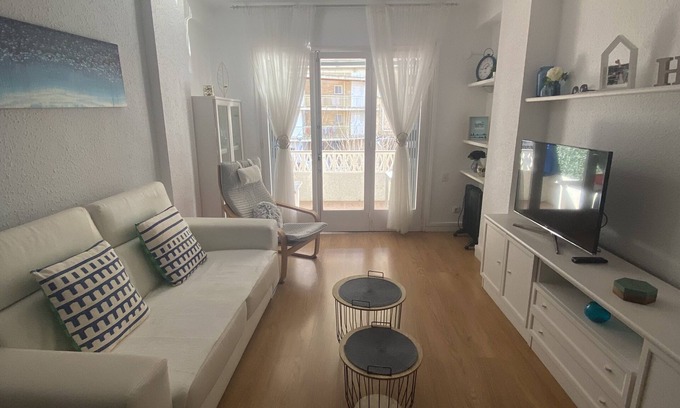 La Pineda Apartment | Cozy apartment in La Pineda by the sea, ideal families