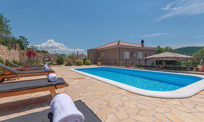Bilice Apartment | Cozy apartment in Sibenik
