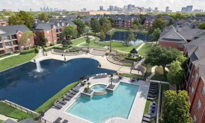 Braeswood Place Apartment | Cozy Apartment in the Texas Med Center