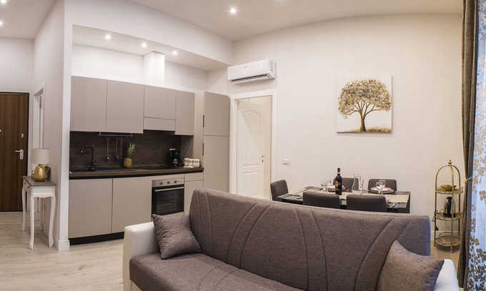 San Jacopino Apartment | Cozy apartment near the train station