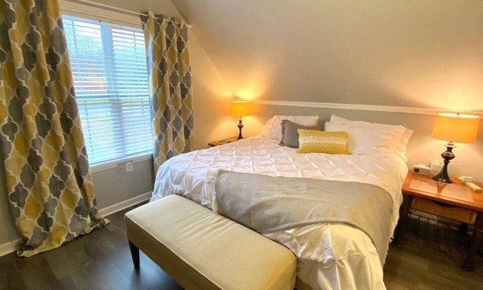 Ashley Oaks Apartment | Cozy Apartment with pool, hot tub and in a quiet neighborhood