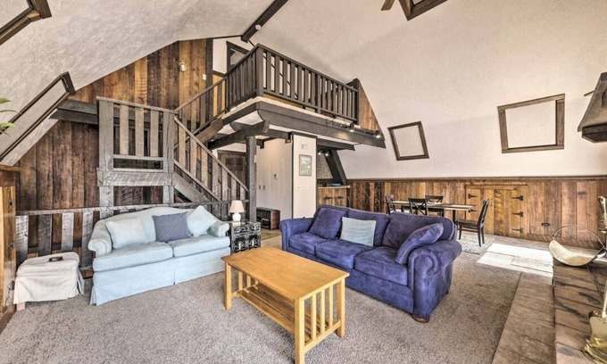 Farmington House | Cozy Barn Loft in Farmington, Missouri