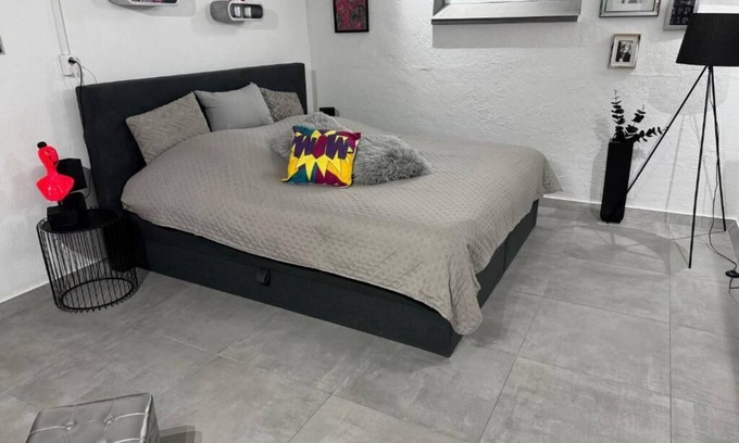 Bocholt Apartment | Cozy basement room + bathroom