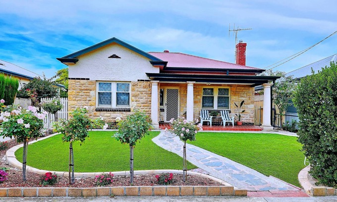 Largs North House | Cozy Beach Cottage/Steps from Beach,Jetty