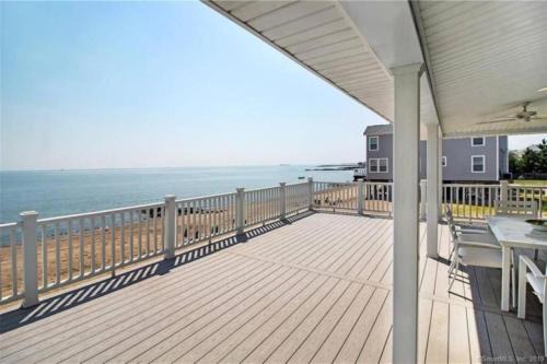 Momauguin House | Cozy Beach - Direct Waterfront!