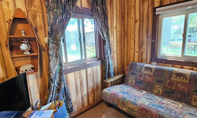 Oscoda Cottage | Cozy Beachcomber Cottage on Great Lake Huron