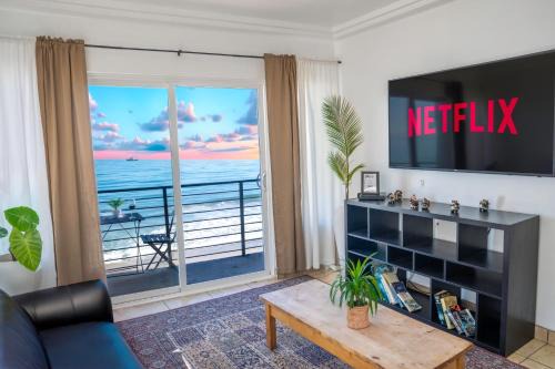 Costa Apartment | Cozy BEACHFRONT 1 Bdr Apt