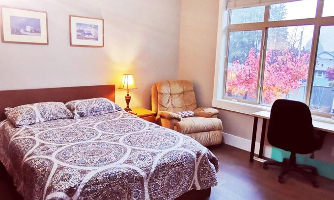 Coquitlam Apartment | Cozy, Bright, Private Room
