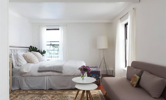 SoHo Apartment | Cozy bright studio apartment - Soho/Village 30+ Days Only