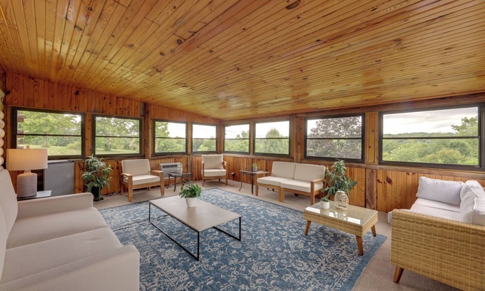 Brookville Cabin | Cozy Brookville Home w/Fire Pit & Deck!