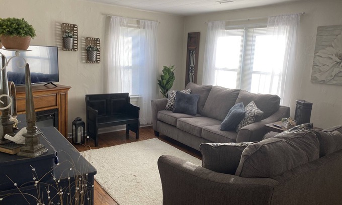 Lebanon House | Cozy Bungalow