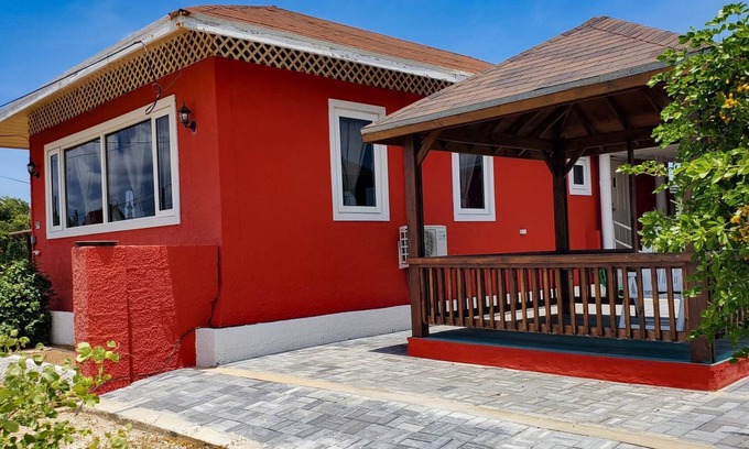 Sero Colorado House | Cozy bungalow with ocean view and walking distance from beaches