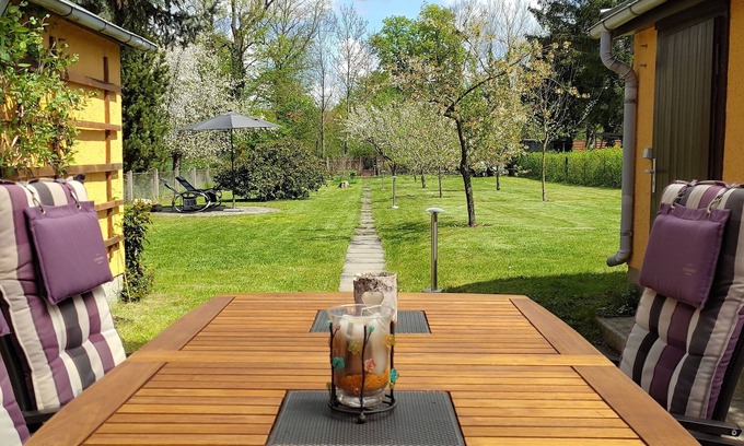 Ehringsdorf House | Cozy bungalow with large garden and inviting terrace
