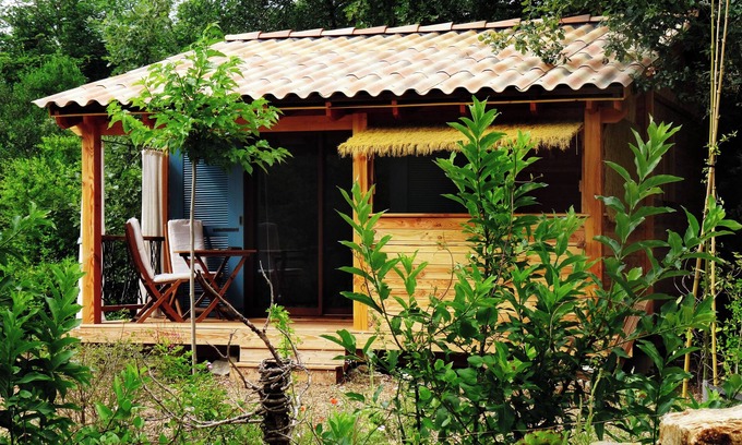 Saint-Andre-de-Cruzieres Ski Chalet | Cozy cottage under the oaks with outdoor kitchen, ideal for recharge.