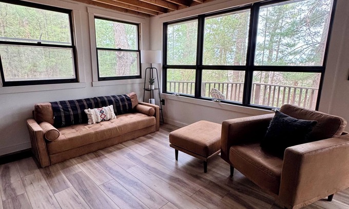 Mindoro Cabin | Cozy cabin 25 minutes from La Crosse,Winona & Arcadia.Overlooks the Black River!